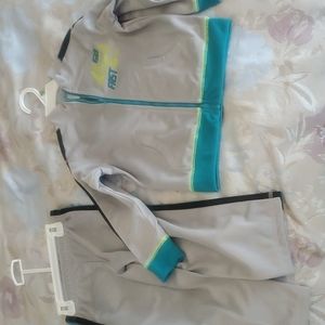 Boys sweat pants set size 3T grey/green